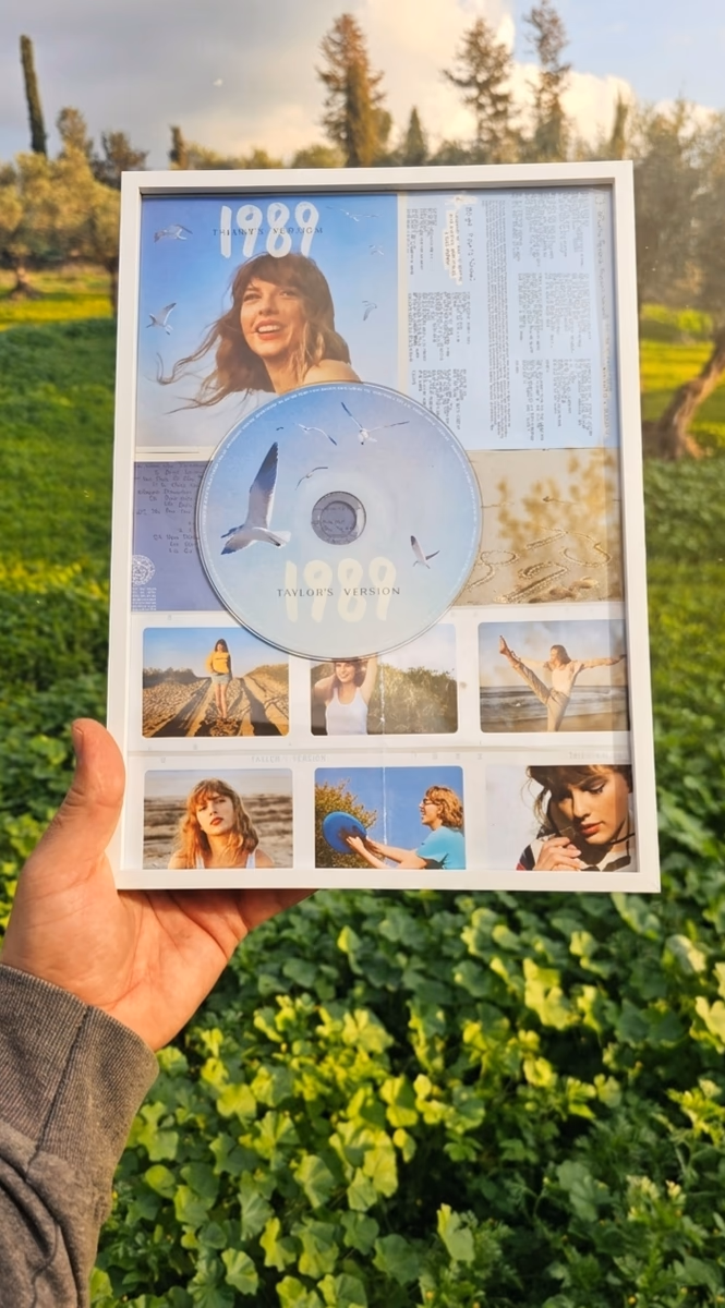 דיסק תמונה מעוצב על הקיר